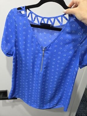 Apt. 9 Royal Blue Short-Sleeve V-Neck Top with Front Zip and Lattice Back